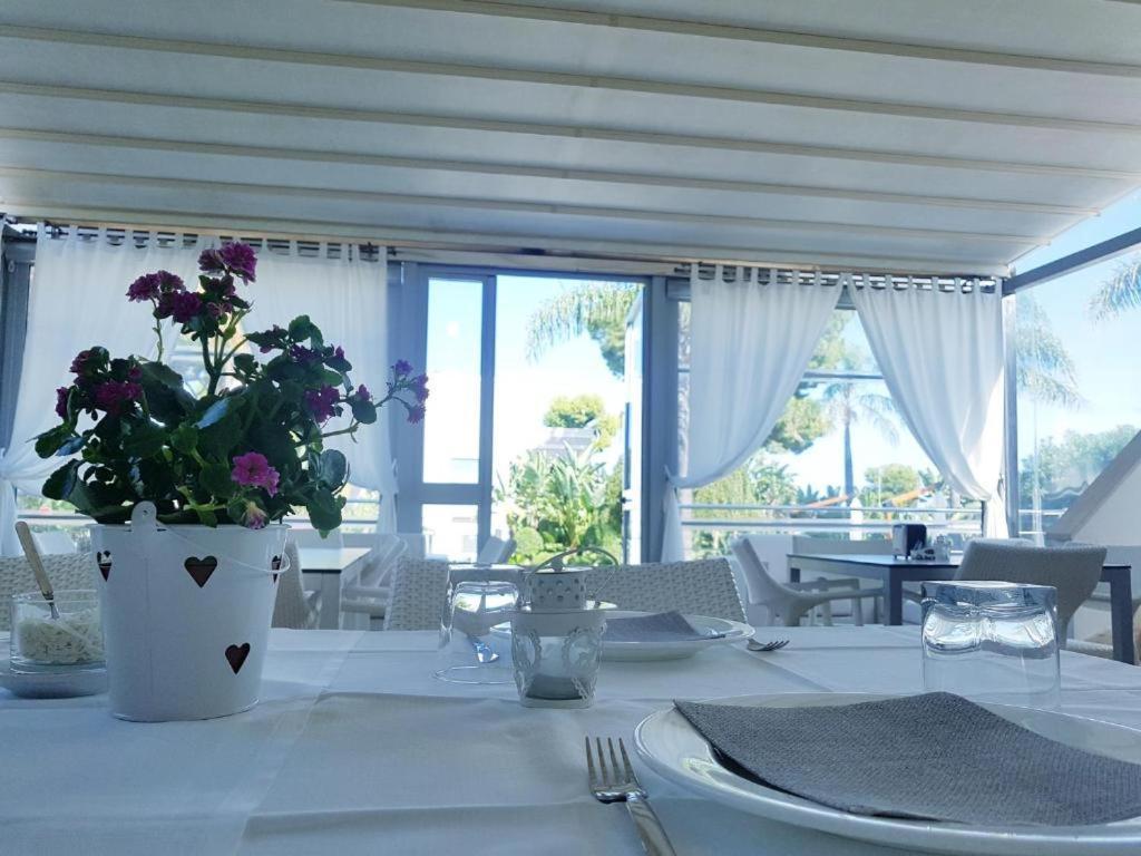 Colonna Rooms & Apartment Trani Dış mekan fotoğraf