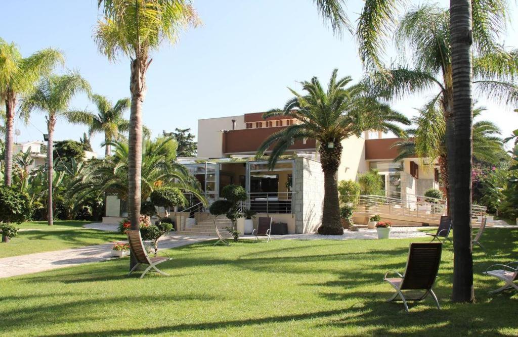 Colonna Rooms & Apartment Trani Dış mekan fotoğraf